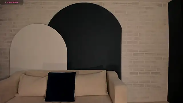 EveBensonX online show from March 26, 6:50 pm