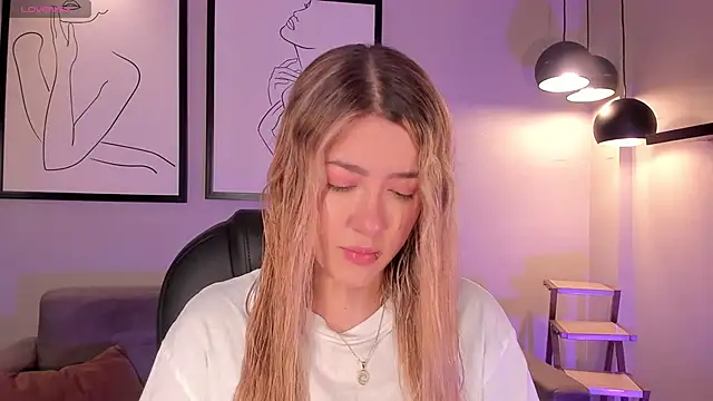 EveBensonX online show from November 27, 12:49 pm