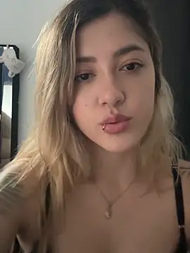 Snapshot of EveBensonX chatting on February 7, 9:12 pm EveBensonX online show from February 7, 9:12 pm