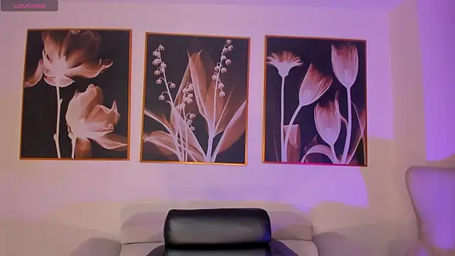 EveBensonX online show from March 19, 8:09 pm