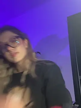 Snapshot of EveBensonX chatting on February 13, 1:16 am EveBensonX online show from February 13, 1:16 am