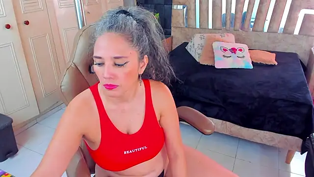 Snapshot of cute_sassy chatting on February 18, 2:35 pm cute sassy online show from February 18, 2:35 pm