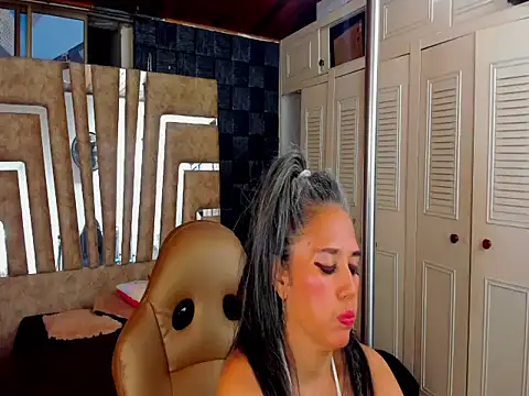 Snapshot of cute_sassy chatting on September 21, 1:22 am cute sassy online show from September 21, 1:22 am