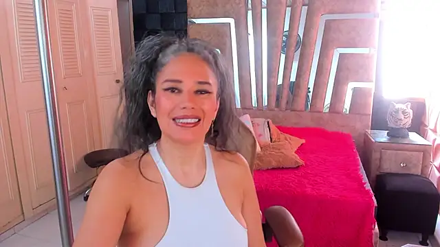 Snapshot of cute_sassy chatting on December 3, 3:11 pm cute sassy online show from December 3, 3:11 pm