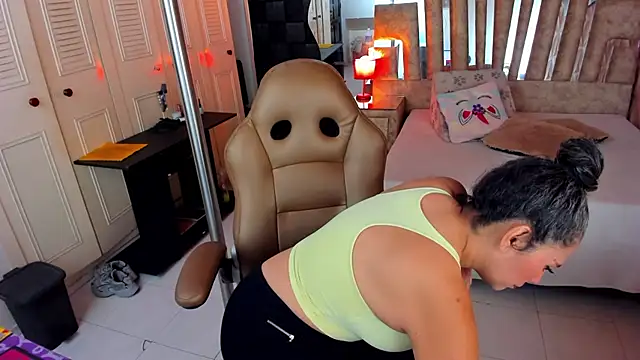 cute sassy online show from April 10, 2:13 pm