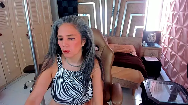 Snapshot of cute_sassy chatting on November 11, 1:17 pm cute sassy online show from November 11, 1:17 pm