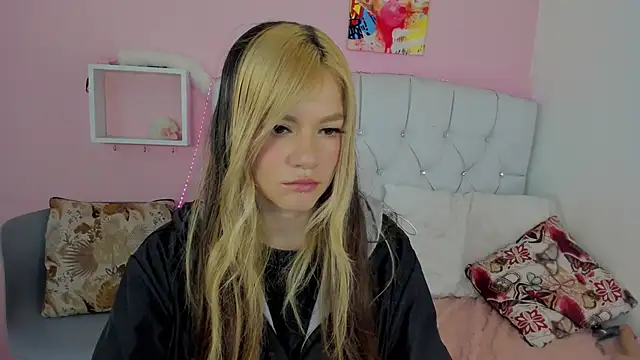 18candys online show from May 27, 12:56 pm