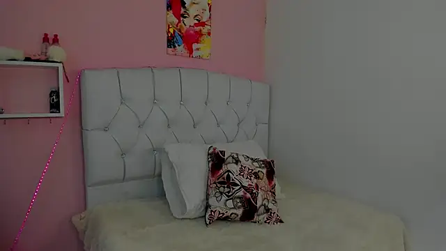 18candys online show from October 4, 10:00 pm