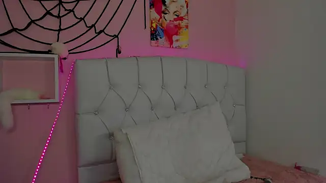 18candys online show from October 20, 10:43 pm