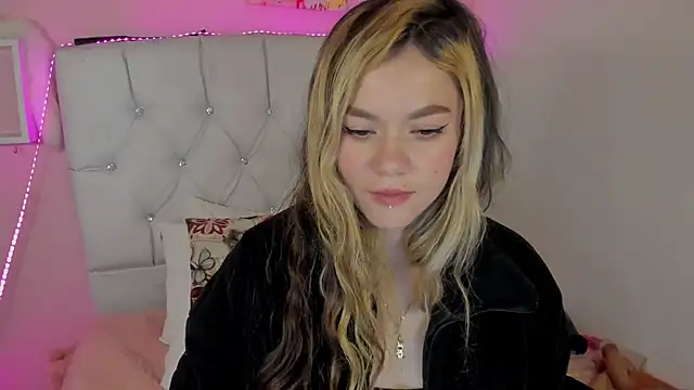 18candys online show from March 5, 11:21 pm