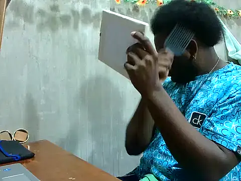 Snapshot of 2ocmaxi chatting on November 17, 8:57 pm 2ocmaxi online show from November 17, 8:57 pm