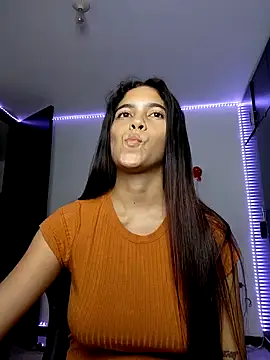 Snapshot of Sallye_ chatting on February 10, 7:58 am Sallye online show from February 10, 7:58 am