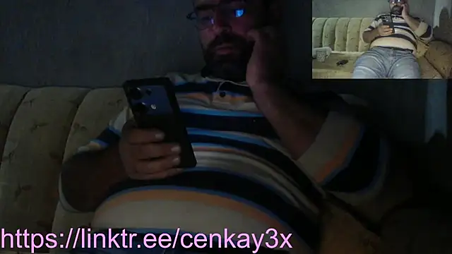Snapshot of masculine_bear_daddy chatting on October 21, 3:33 pm masculine bear daddy online show from October 21, 3:33 pm