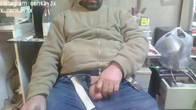 Snapshot of masculine_bear_daddy chatting on December 28, 7:01 pm masculine bear daddy online show from December 28, 7:01 pm