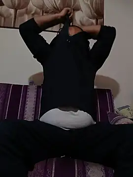 Snapshot of masculine_bear_daddy chatting on December 17, 5:07 pm masculine bear daddy online show from December 17, 5:07 pm