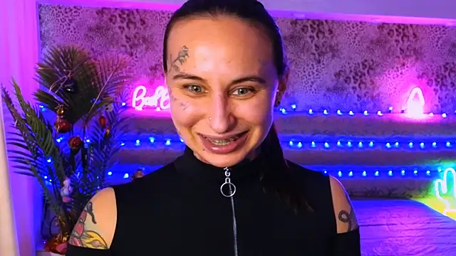 Cool Freak  online show from December 20, 12:27 pm