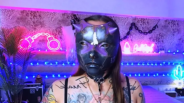 Cool Freak  online show from October 17, 10:39 am