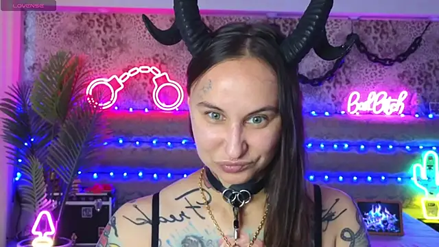 Cool Freak  online show from July 17, 9:50 am