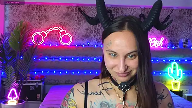 Cool Freak  online show from June 21, 10:21 am