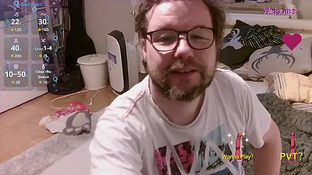 Snapshot of larsgolars chatting on June 18, 7:30 pm larsgolars online show from June 18, 7:30 pm