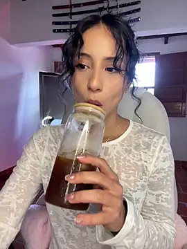 Ale Lewis online show from March 19, 10:10 pm