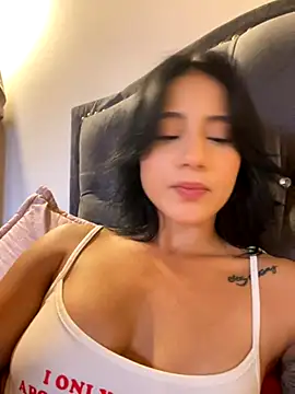 Snapshot of Ale_Lewis chatting on November 28, 9:59 pm Ale Lewis online show from November 28, 9:59 pm