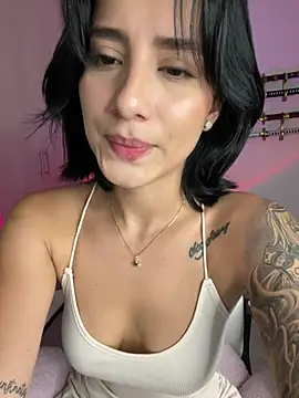 Snapshot of Ale_Lewis chatting on January 22, 11:53 pm Ale Lewis online show from January 22, 11:53 pm