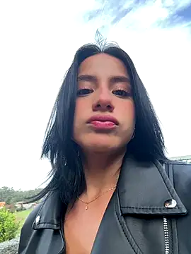 Snapshot of Ale_Lewis chatting on November 1, 12:32 pm Ale Lewis online show from November 1, 12:32 pm