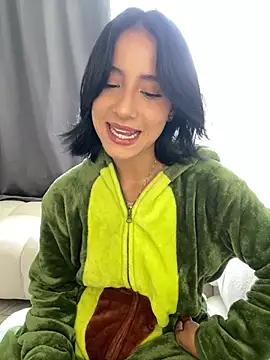 Snapshot of Ale_Lewis chatting on February 14, 8:37 pm Ale Lewis online show from February 14, 8:37 pm