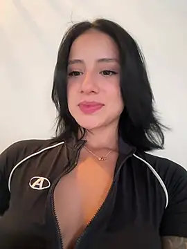 Snapshot of Ale_Lewis chatting on March 17, 9:46 pm Ale Lewis online show from March 17, 9:46 pm