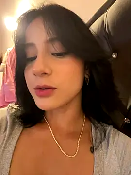 Snapshot of Ale_Lewis chatting on November 27, 10:10 pm Ale Lewis online show from November 27, 10:10 pm