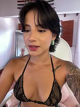 Ale Lewis online show from July 21, 9:05 pm