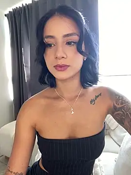 Snapshot of Ale_Lewis chatting on January 29, 9:07 pm Ale Lewis online show from January 29, 9:07 pm