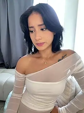 Snapshot of Ale_Lewis chatting on February 10, 9:15 pm Ale Lewis online show from February 10, 9:15 pm