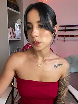 Snapshot of Ale_Lewis chatting on March 1, 10:21 pm Ale Lewis online show from March 1, 10:21 pm