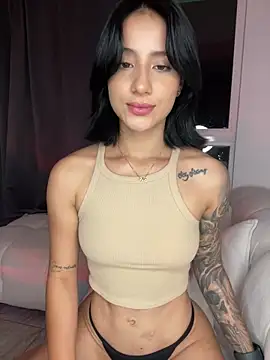 Snapshot of Ale_Lewis chatting on February 14, 11:53 pm Ale Lewis online show from February 14, 11:53 pm