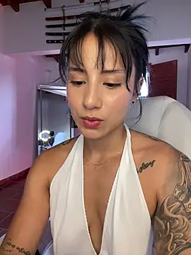 Snapshot of Ale_Lewis chatting on May 3, 9:07 pm Ale Lewis online show from May 3, 9:07 pm