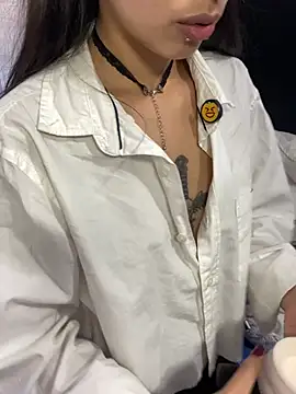 NanaRott online show from February 10, 7:46 pm