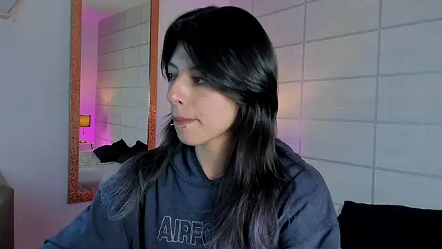 NanaRott online show from April 3, 2:01 pm