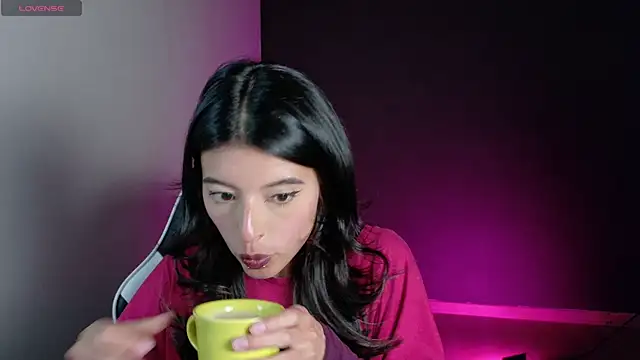 Snapshot of NanaRott chatting on July 13, 9:36 pm NanaRott online show from July 13, 9:36 pm