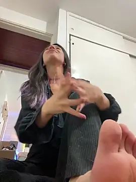 NanaRott online show from February 9, 9:13 pm