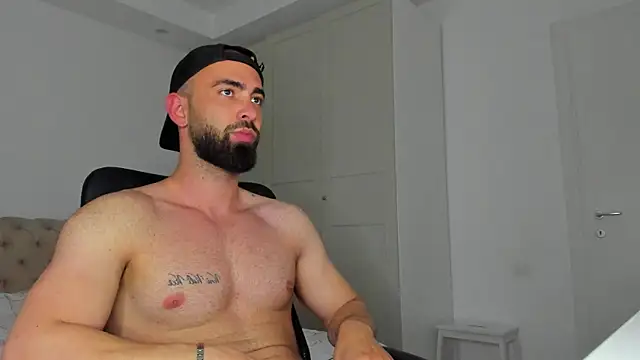 MichaelMasterss online show from May 17, 8:42 pm
