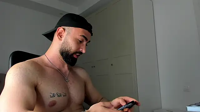 MichaelMasterss online show from April 9, 8:04 pm