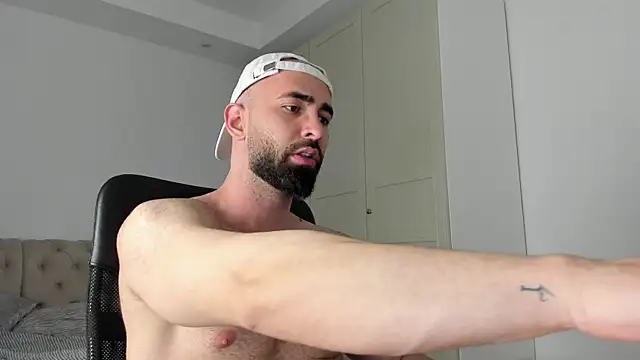 MichaelMasterss online show from April 17, 9:06 pm