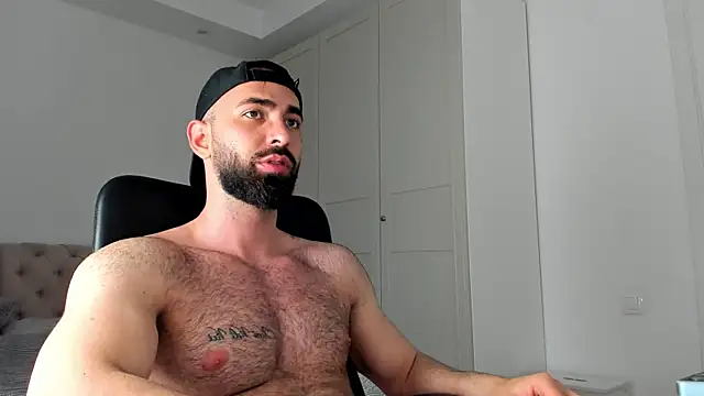 MichaelMasterss online show from March 29, 8:32 pm