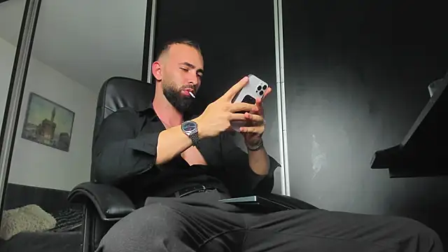 Snapshot of MichaelMasterss chatting on November 1, 8:46 pm MichaelMasterss online show from November 1, 8:46 pm