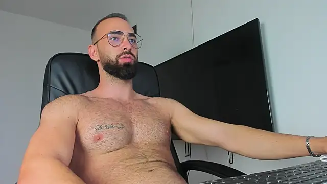 Snapshot of MichaelMasterss chatting on September 17, 3:03 pm MichaelMasterss online show from September 17, 3:03 pm