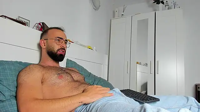 Snapshot of MichaelMasterss chatting on September 22, 7:53 pm MichaelMasterss online show from September 22, 7:53 pm