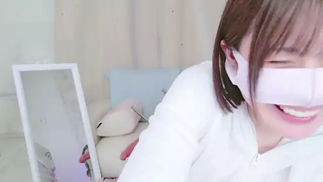 Snapshot of Yuu__k chatting on December 19, 6:01 pm Yuu k online show from December 19, 6:01 pm