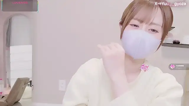 Yuu  k online show from March 12, 2:32 pm